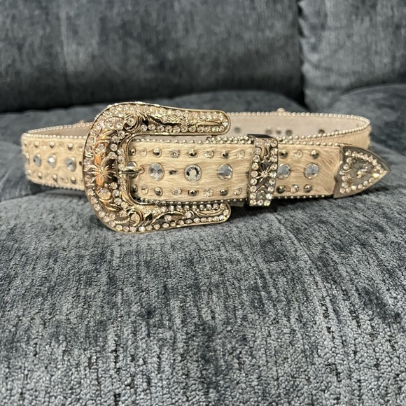 Accessories - Woman Dazzling Belt with Horses White Leather Incredible Detail